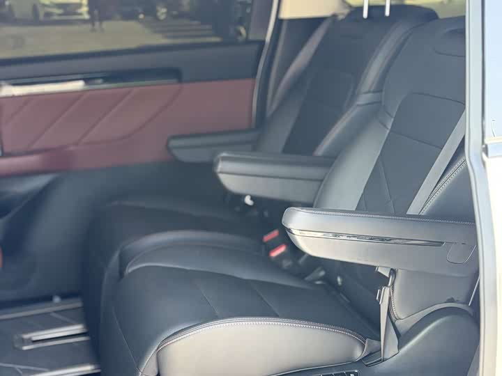 Фото 8 - GAC Trumpchi E8