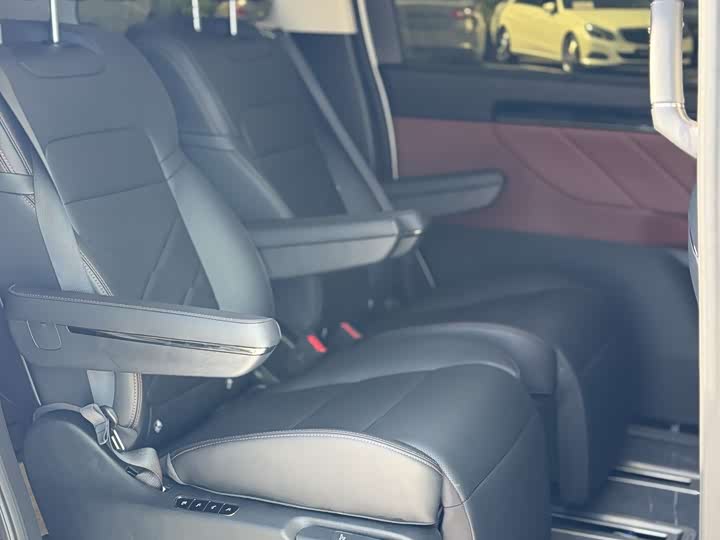 Фото 9 - GAC Trumpchi E8