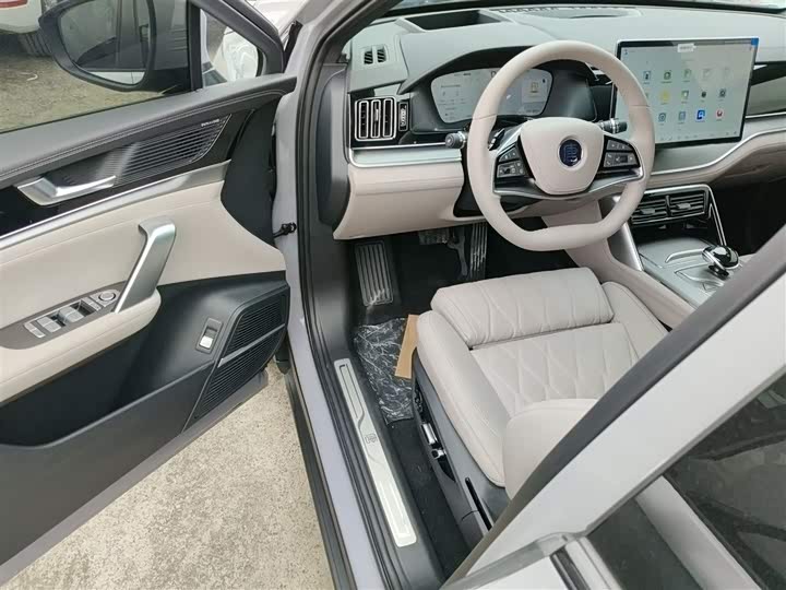 Фото 13 - BYD Tang Hybrid/EV