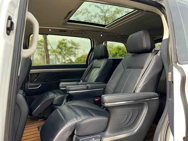 Фото 10 - GAC Trumpchi M8