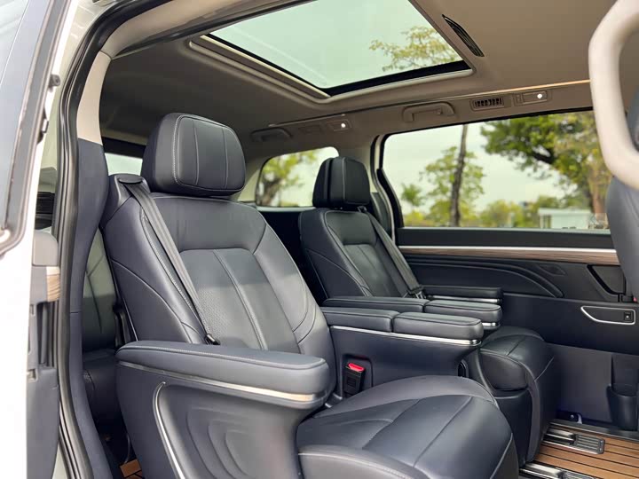 Фото 14 - GAC Trumpchi M8