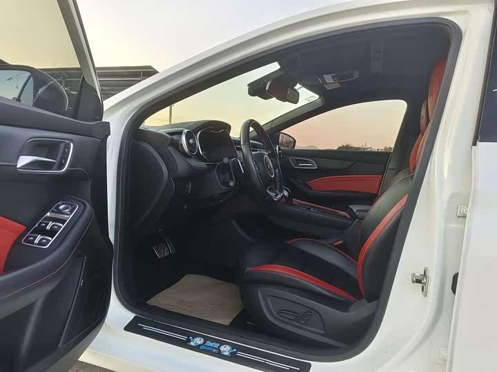 Фото 7 - MG Motor 6