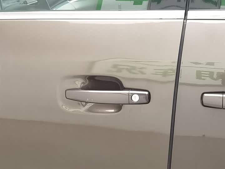 Фото 18 - Buick GL8 ES