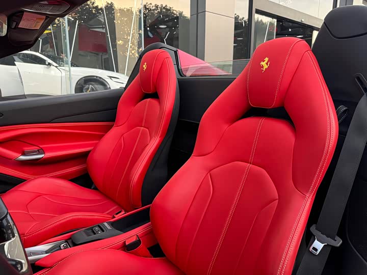 Фото 12 - Ferrari F8