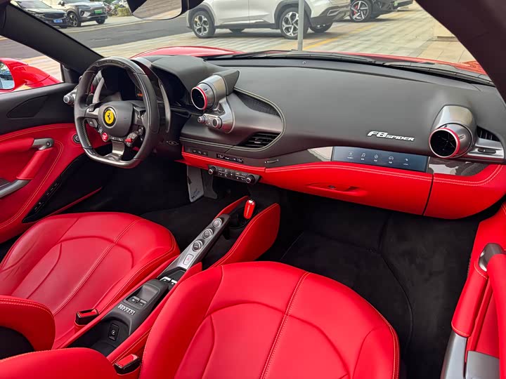 Фото 13 - Ferrari F8