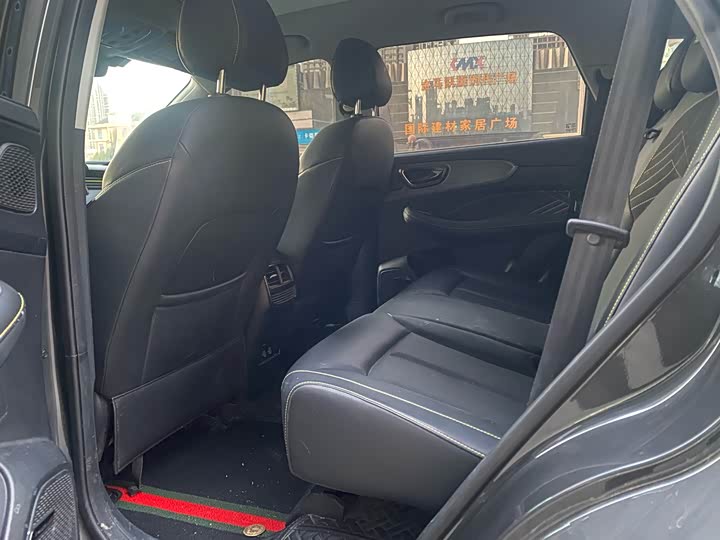 Фото 6 - Roewe RX5