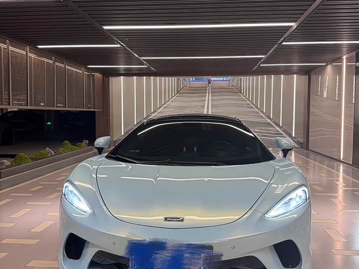 Фото 1 - McLaren GT