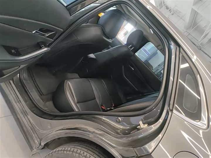 Фото 6 - Mazda CX-30