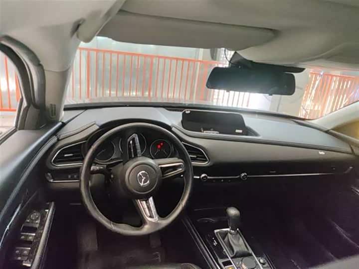 Фото 7 - Mazda CX-30