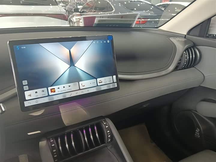 Фото 10 - BYD Yuan Plus