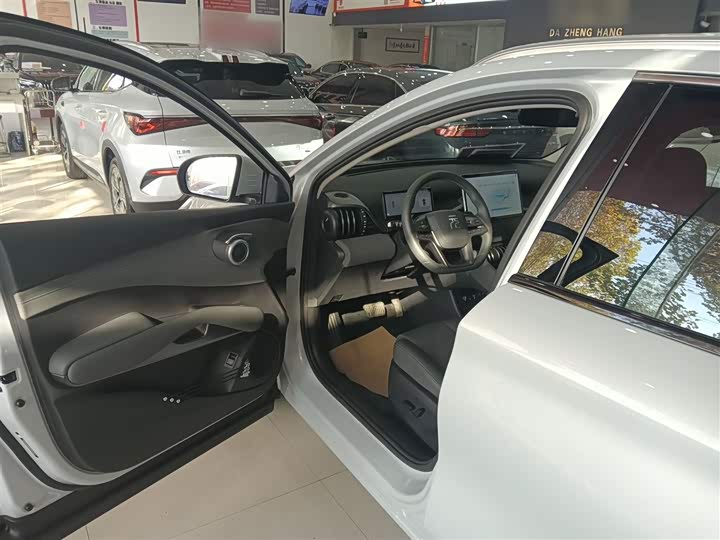 Фото 16 - BYD Yuan Plus