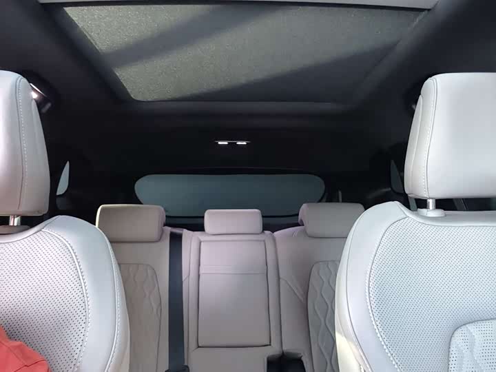 Фото 11 - BYD Tang Hybrid/EV