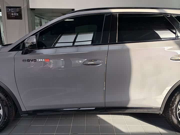 Фото 18 - BYD Tang Hybrid/EV