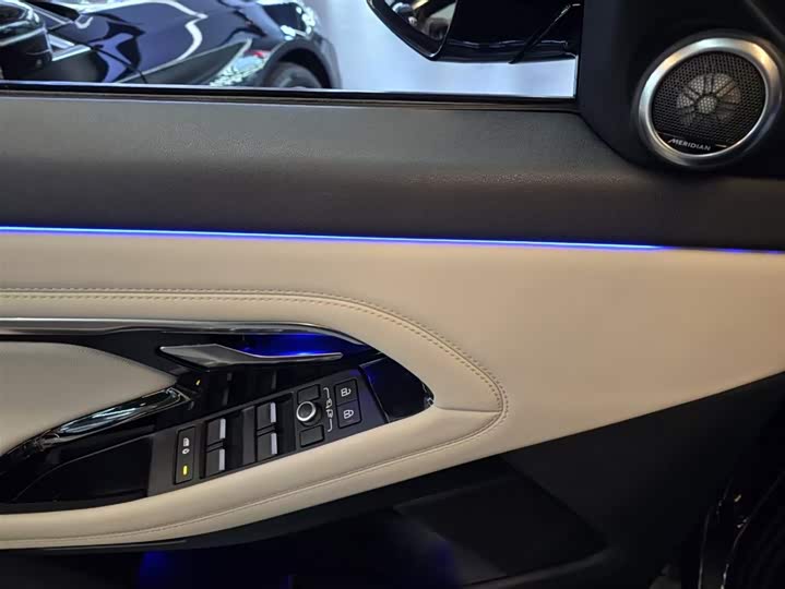 Фото 6 - Land Rover Range Rover Evoque L