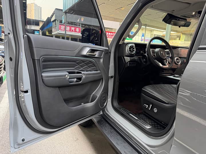 Фото 11 - Tank 300