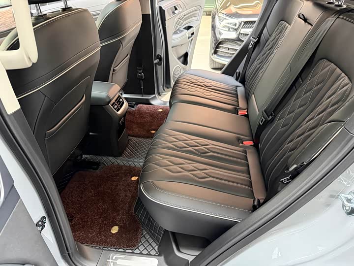 Фото 14 - Tank 300