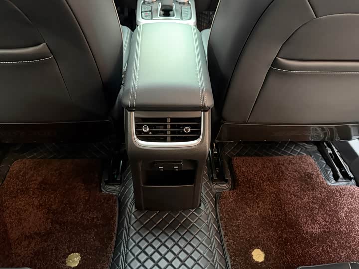 Фото 15 - Tank 300