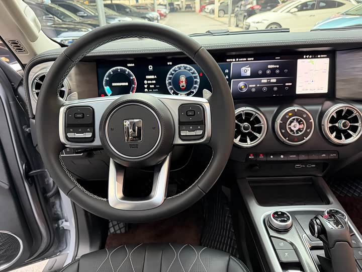 Фото 17 - Tank 300