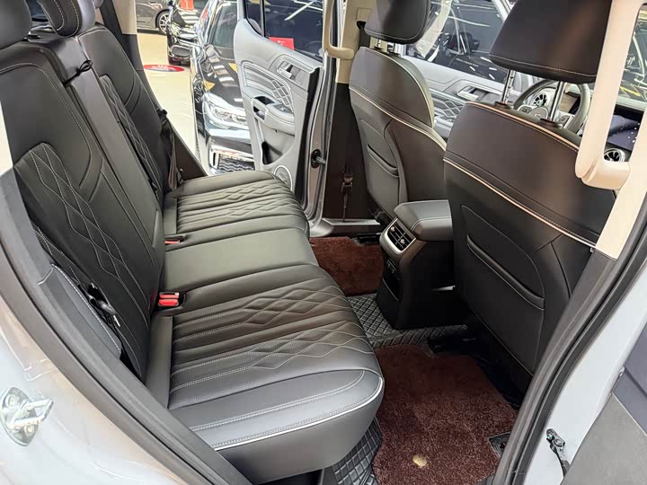 Фото 21 - Tank 300