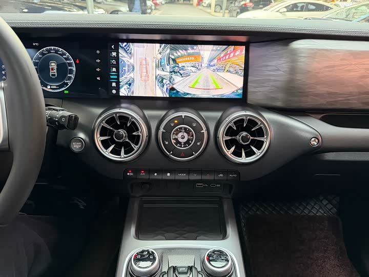 Фото 8 - Tank 300