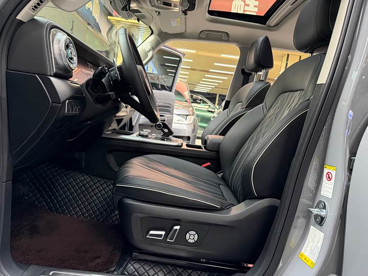 Фото 9 - Tank 300