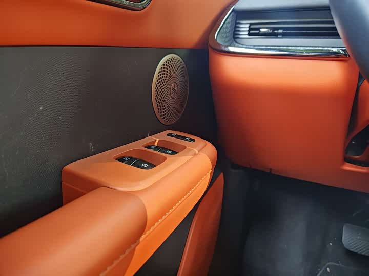 Фото 14 - Toyota bZ3X