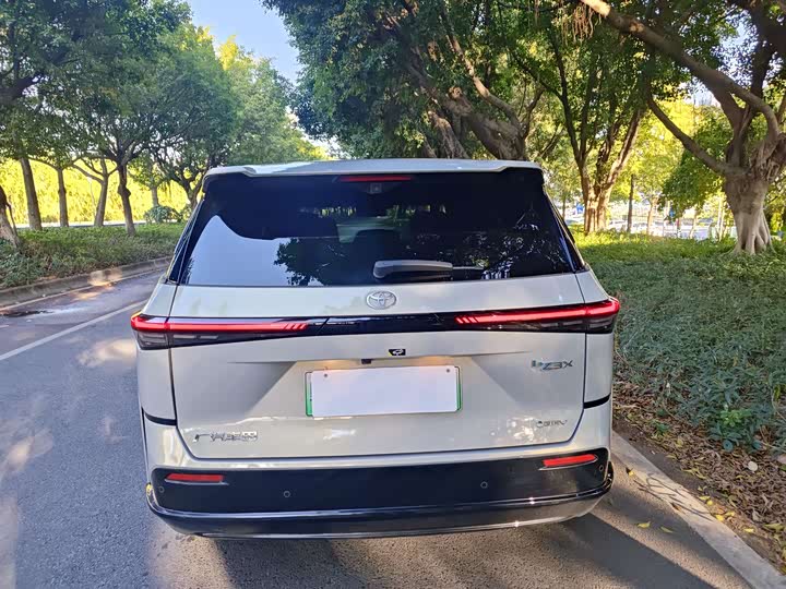 Фото 2 - Toyota bZ3X