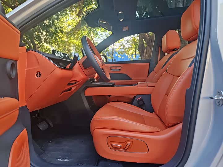 Фото 5 - Toyota bZ3X