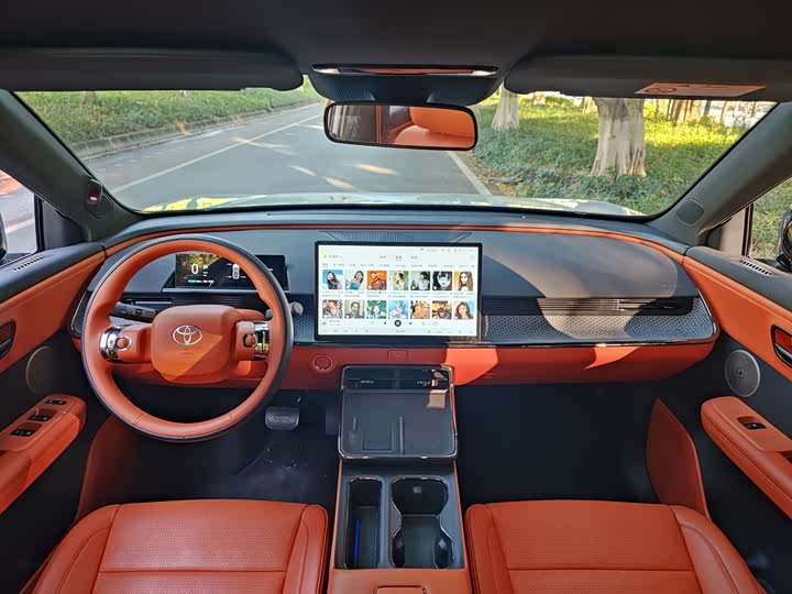 Фото 7 - Toyota bZ3X