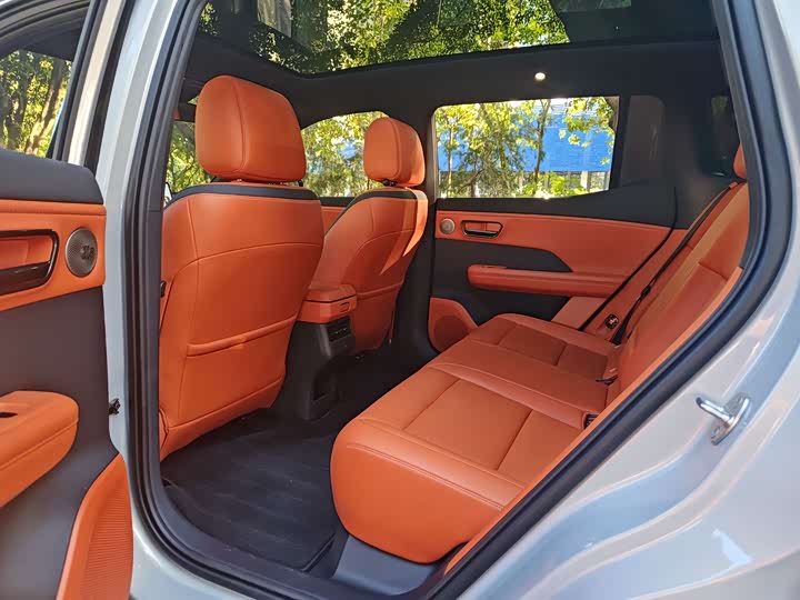 Фото 8 - Toyota bZ3X