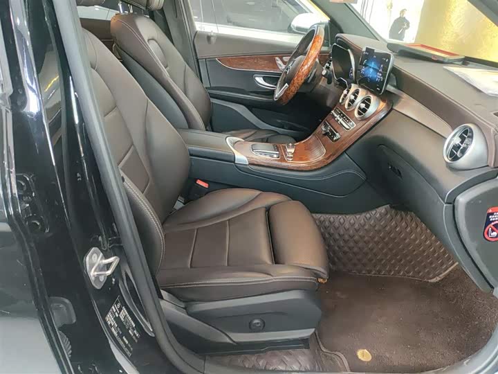 Фото 25 - Mercedes-Benz GLC-Class