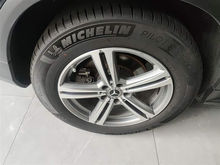 Фото 26 - Mercedes-Benz GLC-Class