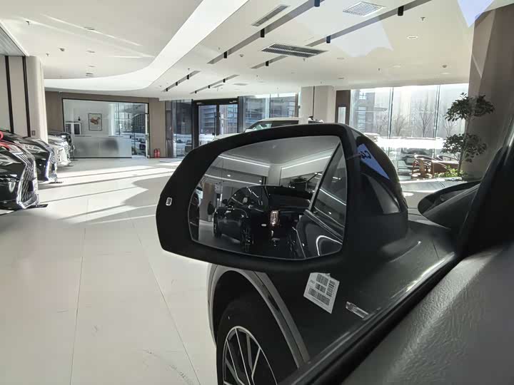 Фото 16 - Audi Q5L