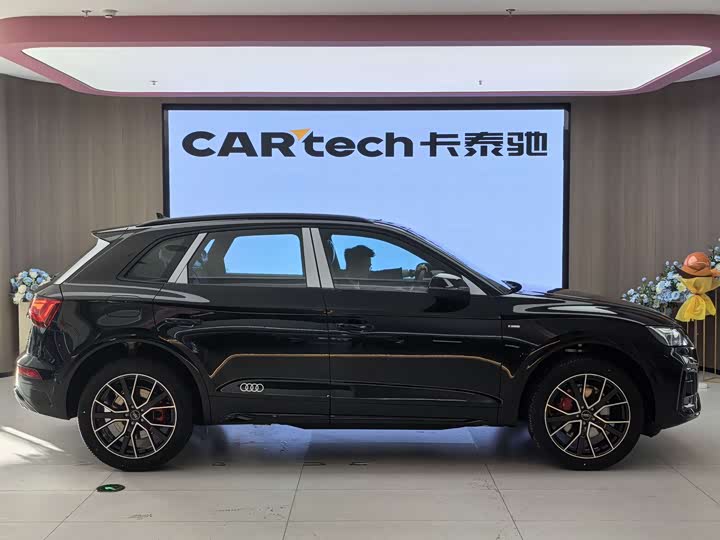 Фото 7 - Audi Q5L