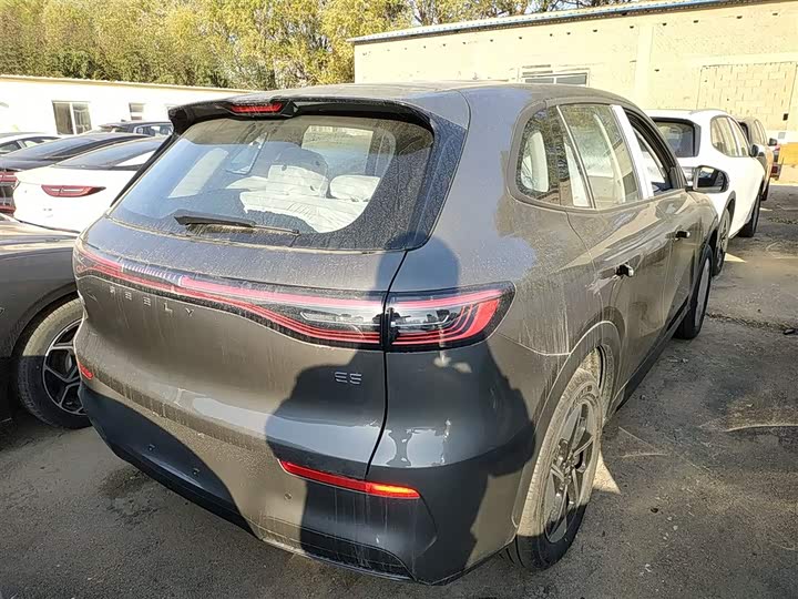 Фото 7 - Geely Galaxy E5