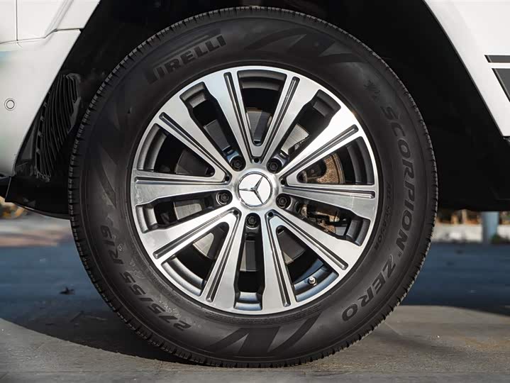 Фото 10 - Mercedes-Benz G-Class