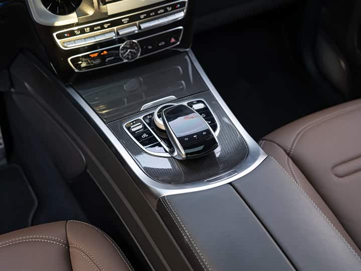 Фото 17 - Mercedes-Benz G-Class