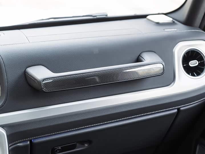 Фото 19 - Mercedes-Benz G-Class