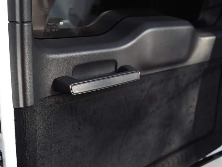 Фото 22 - Mercedes-Benz G-Class