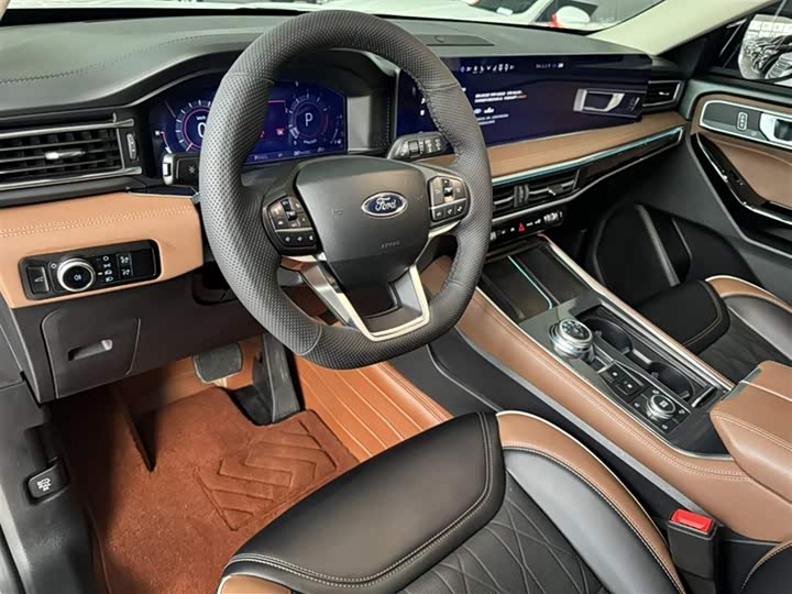 Фото 21 - Ford Explorer