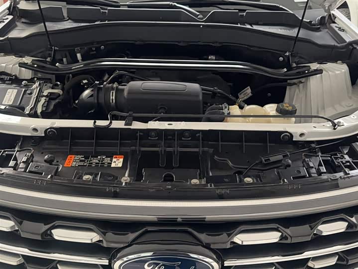 Фото 5 - Ford Explorer