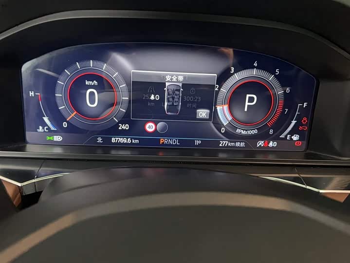 Фото 6 - Ford Explorer