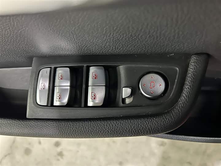 Фото 9 - BMW 1 Series