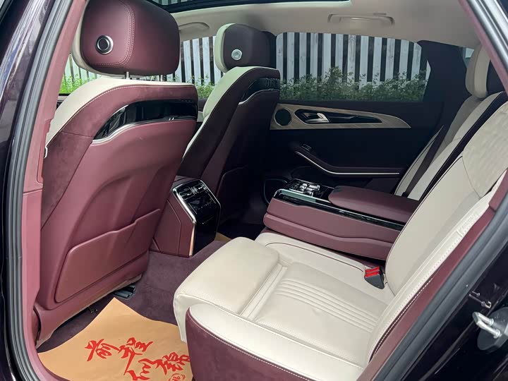 Фото 4 - Hongqi H9