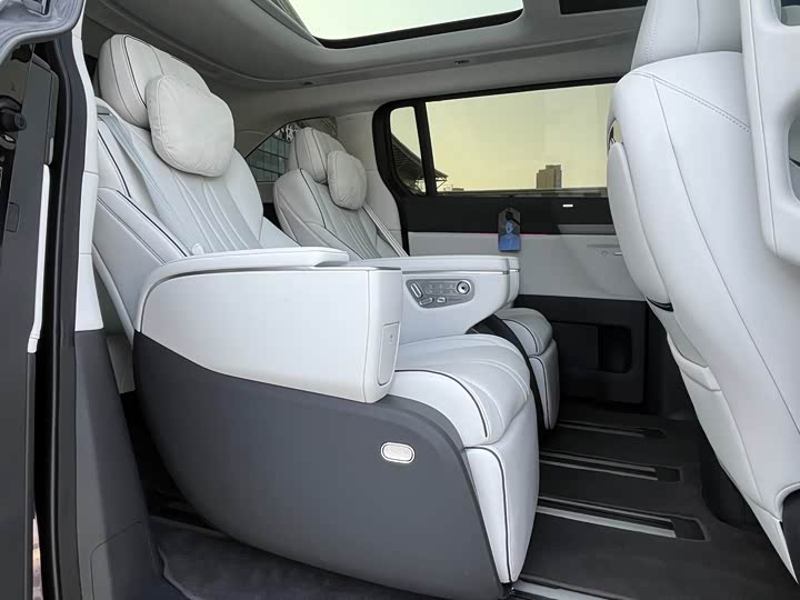 Фото 20 - XPeng X9