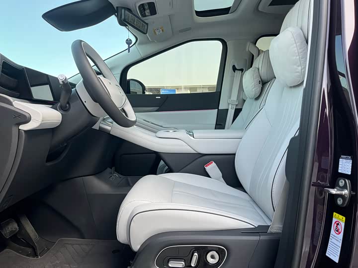 Фото 22 - XPeng X9