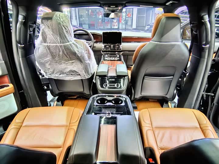 Фото 5 - Lincoln Navigator