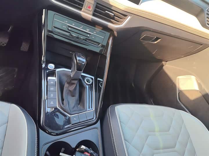 Фото 14 - Volkswagen Tayron