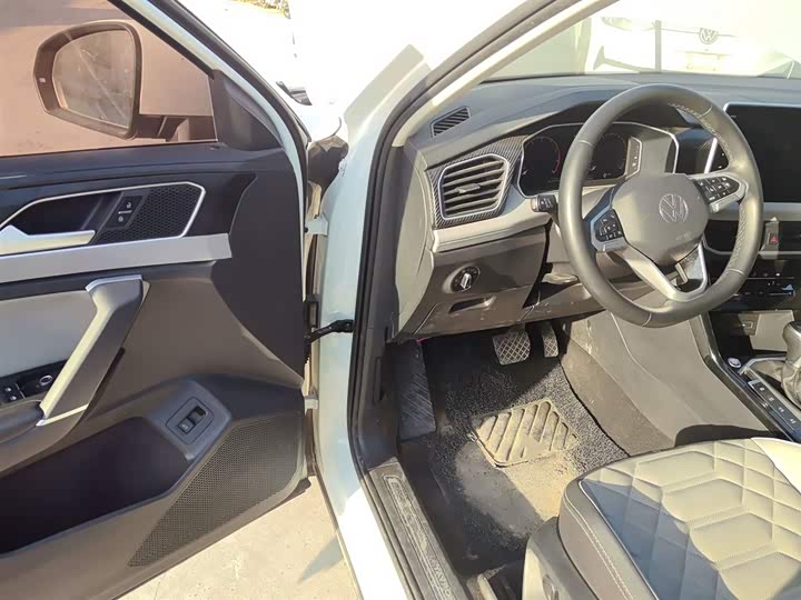 Фото 16 - Volkswagen Tayron