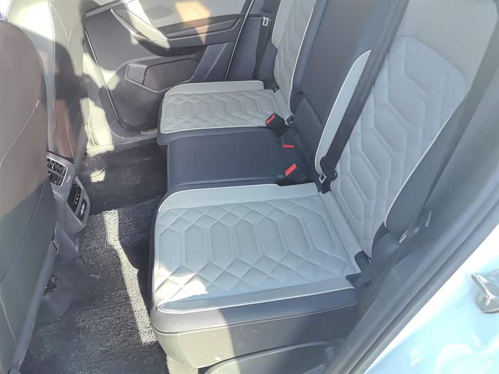 Фото 17 - Volkswagen Tayron